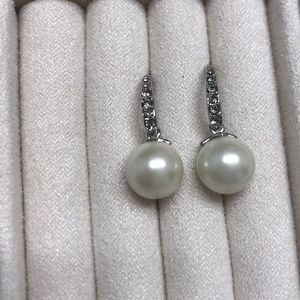 Stella & Dot Maddie Pearl Earrings